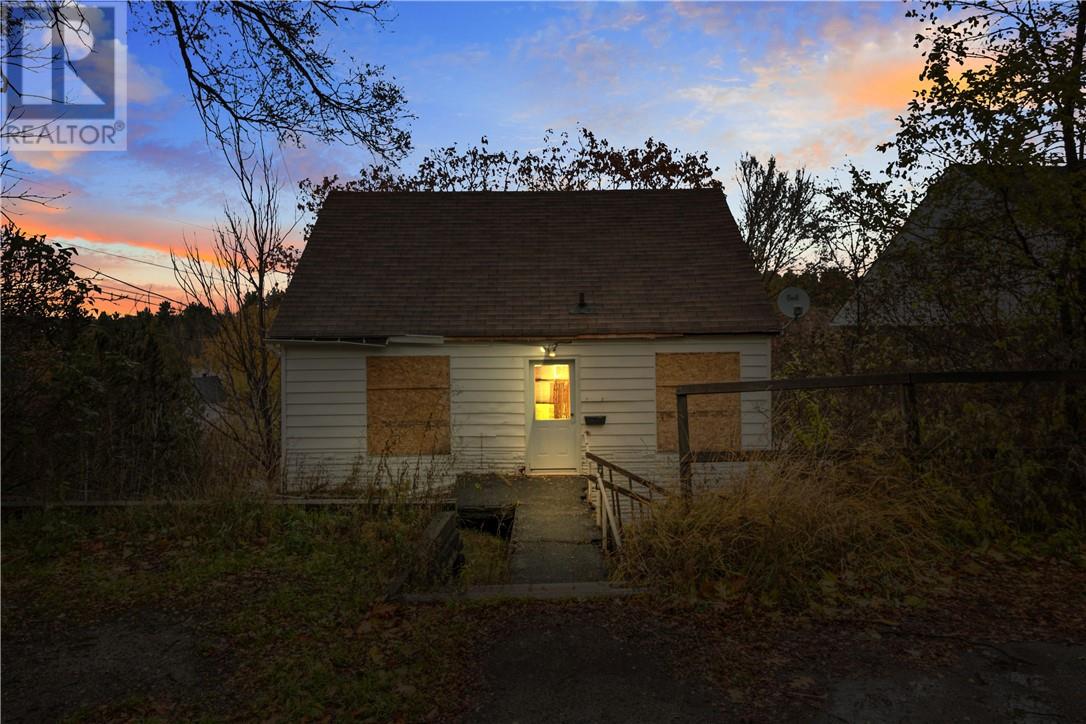 6 Bloor Street, Sudbury, Ontario  P3C 2K2 - Photo 2 - 2125693