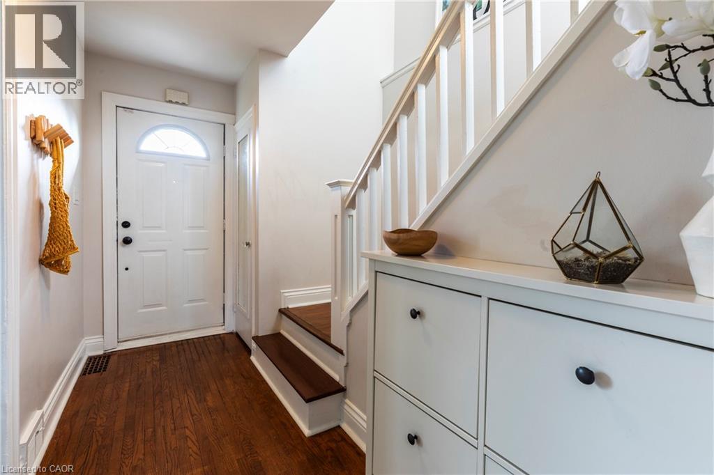 62 Cloverdale Avenue, Hamilton, Ontario  L8K 4M1 - Photo 3 - 40787678