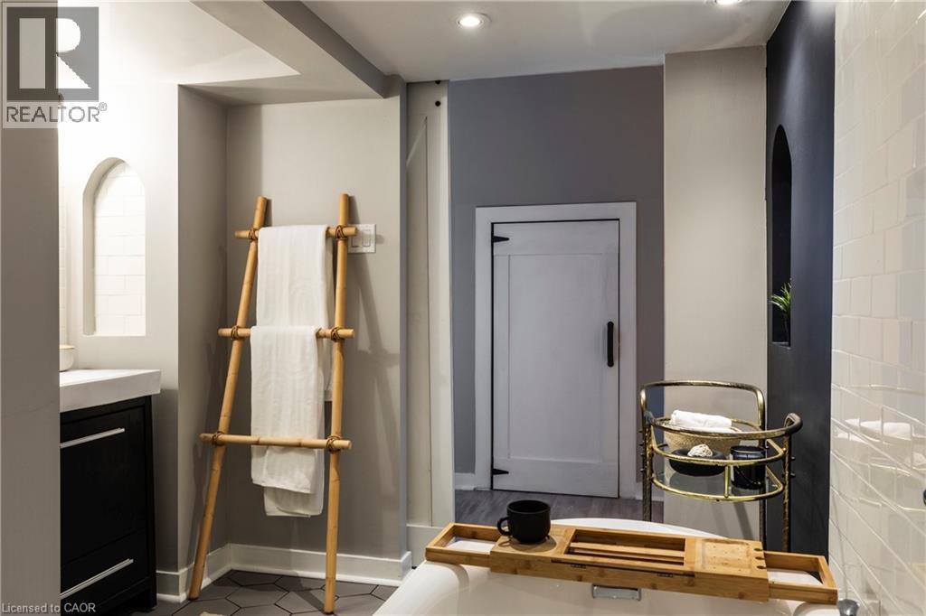 62 Cloverdale Avenue, Hamilton, Ontario  L8K 4M1 - Photo 41 - 40787678