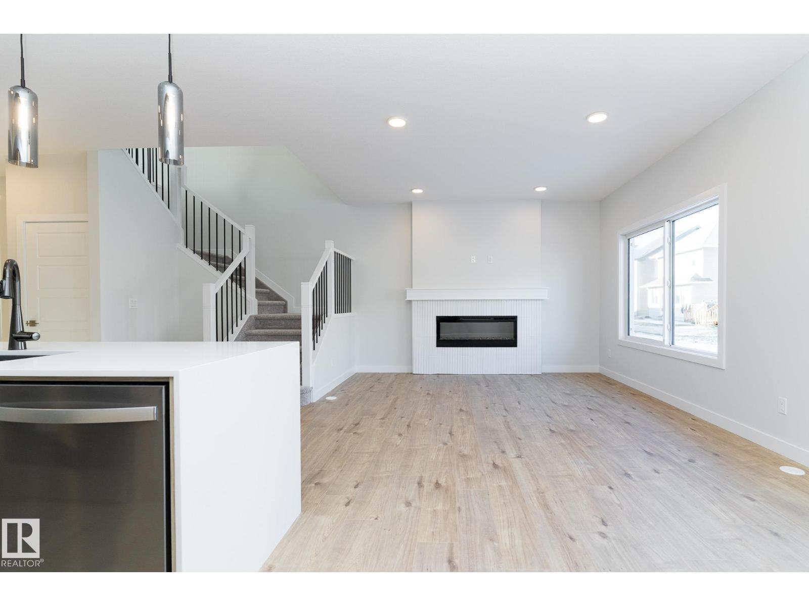 3038 Dixon Landing Ld Sw, Edmonton, Alberta  T6W 5L2 - Photo 4 - E4449612