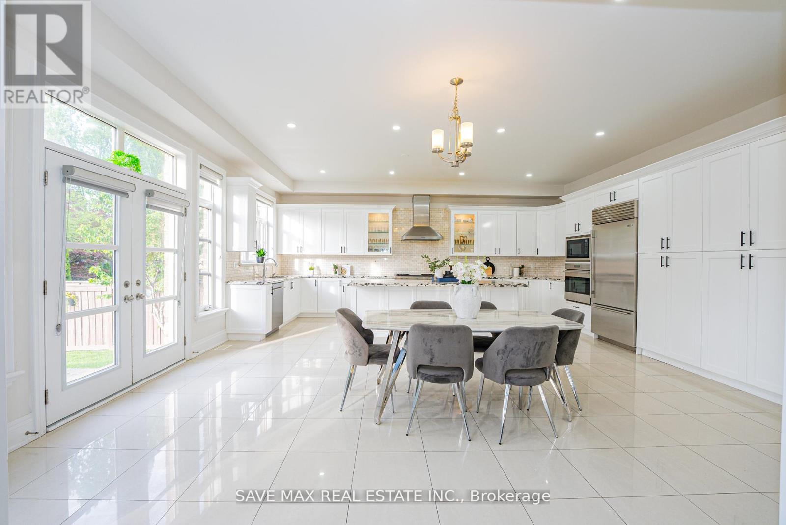 95 Sarracini Crescent, Vaughan, Ontario  L4L 3S9 - Photo 13 - N12557890