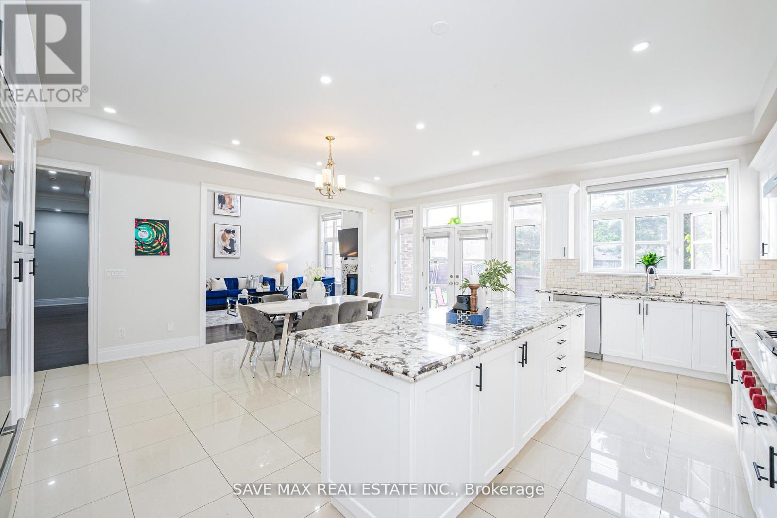 95 Sarracini Crescent, Vaughan, Ontario  L4L 3S9 - Photo 15 - N12557890