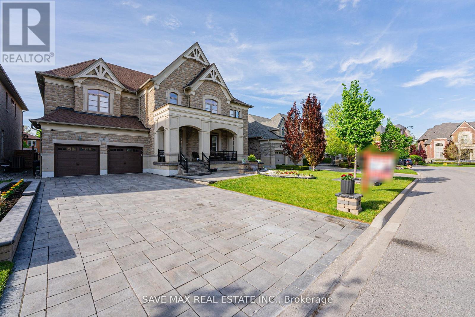 95 Sarracini Crescent, Vaughan, Ontario  L4L 3S9 - Photo 2 - N12557890