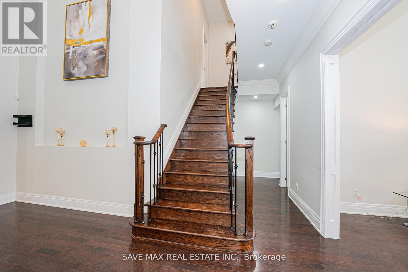 95 Sarracini Crescent, Vaughan, Ontario  L4L 3S9 - Photo 21 - N12557890