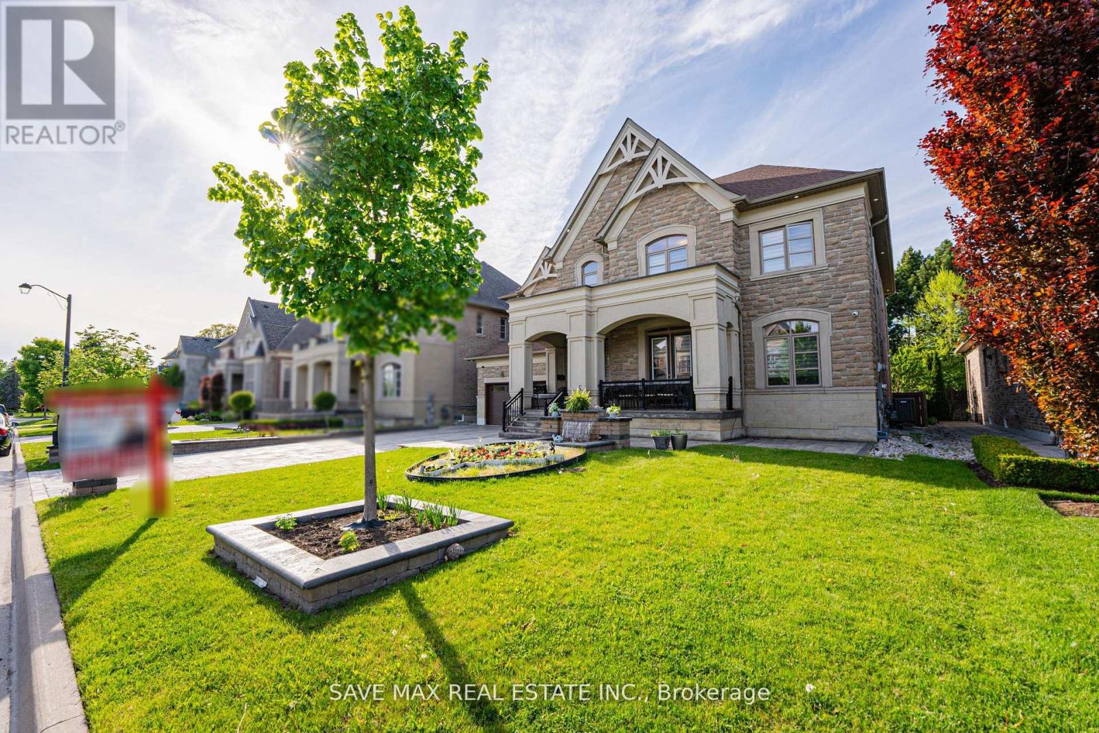 95 Sarracini Crescent, Vaughan, Ontario  L4L 3S9 - Photo 3 - N12557890