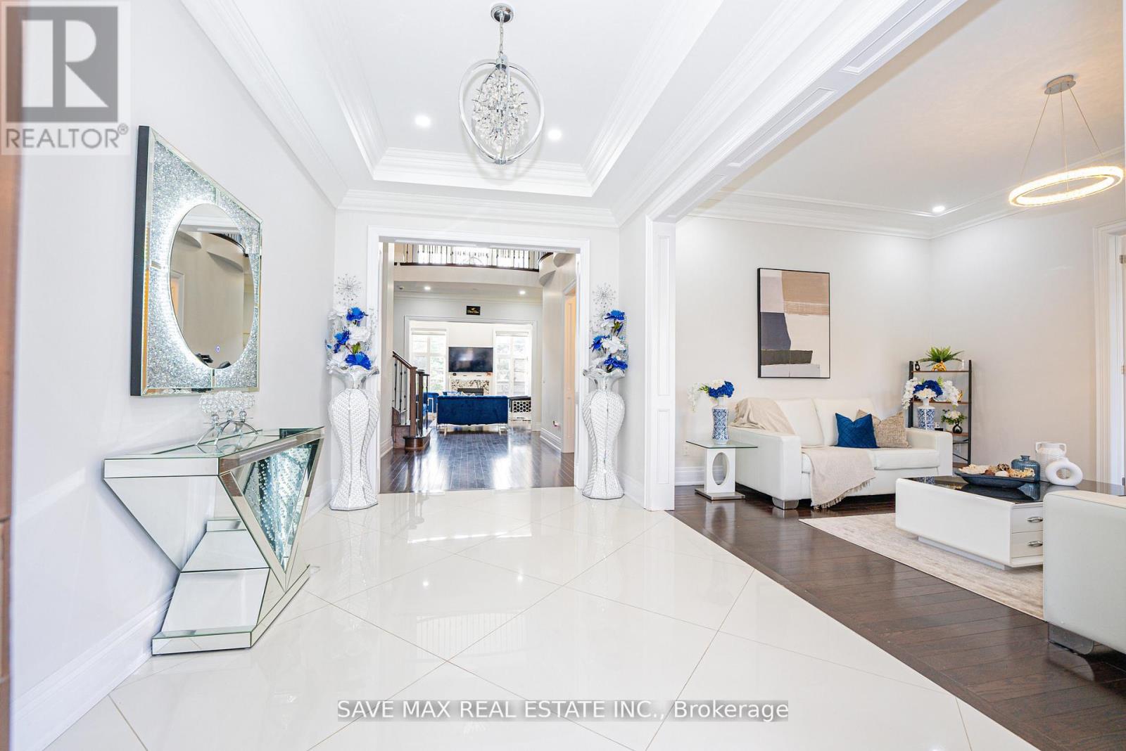 95 Sarracini Crescent, Vaughan, Ontario  L4L 3S9 - Photo 4 - N12557890