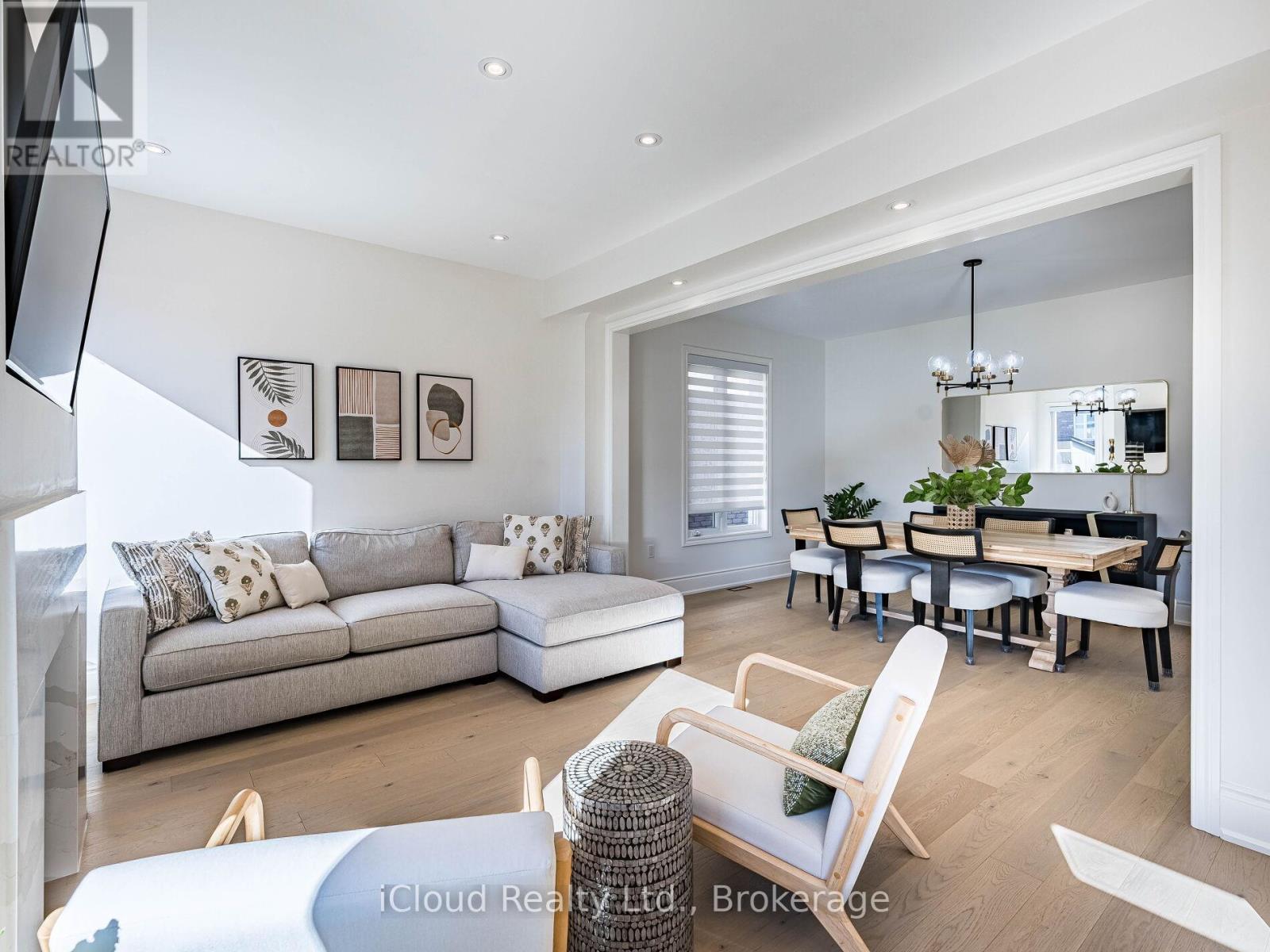 207 Rutherford Road, Bradford West Gwillimbury, Ontario  L3X 0X5 - Photo 12 - N12557892