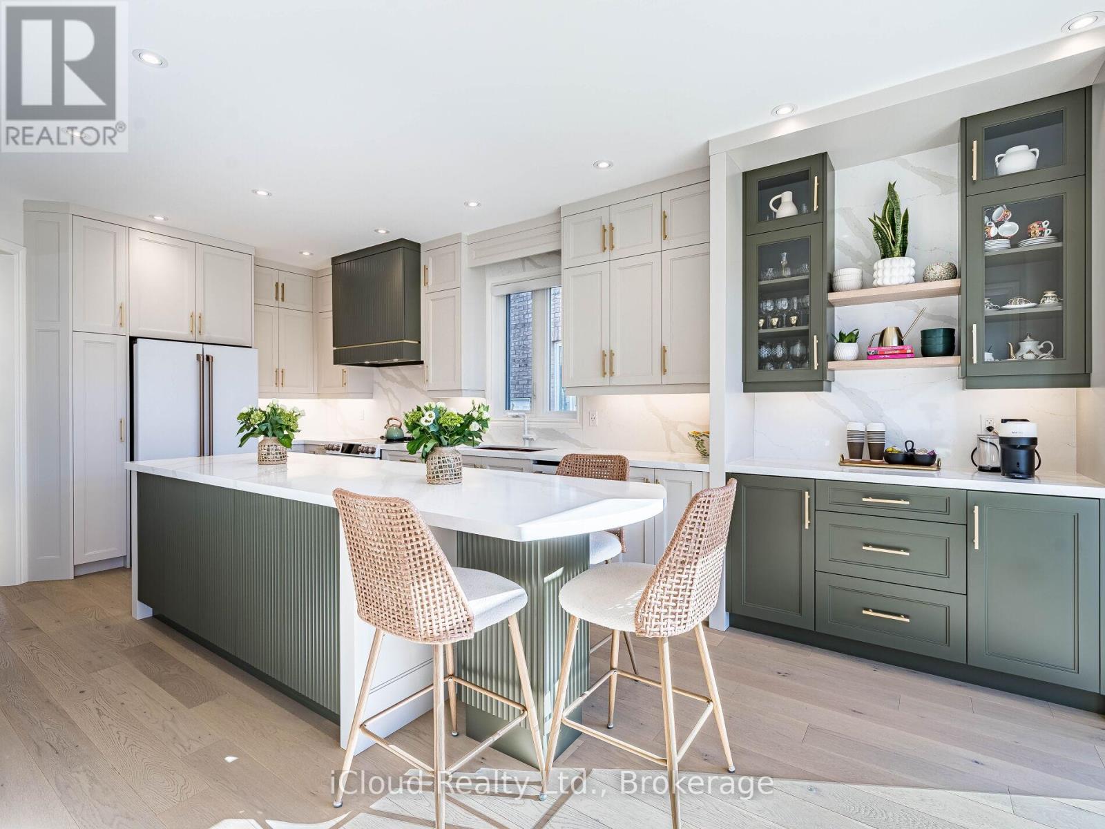 207 Rutherford Road, Bradford West Gwillimbury, Ontario  L3X 0X5 - Photo 13 - N12557892