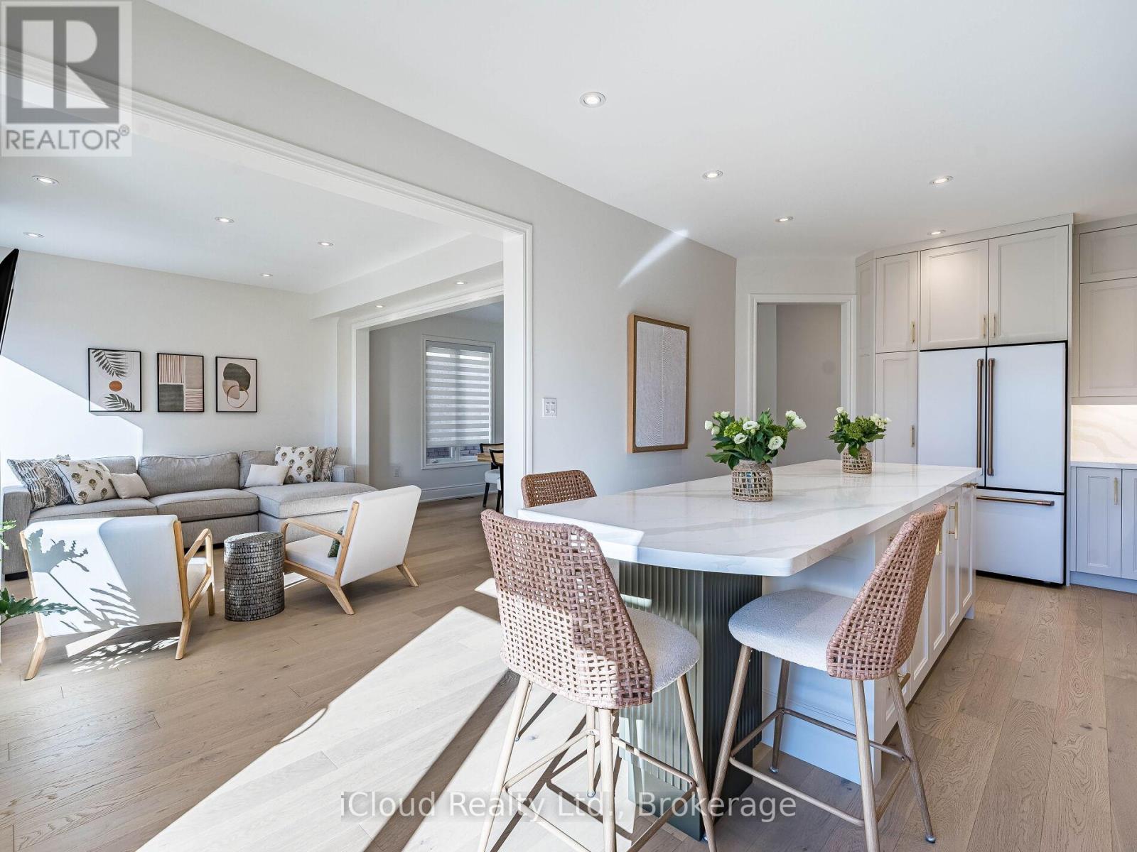 207 Rutherford Road, Bradford West Gwillimbury, Ontario  L3X 0X5 - Photo 14 - N12557892