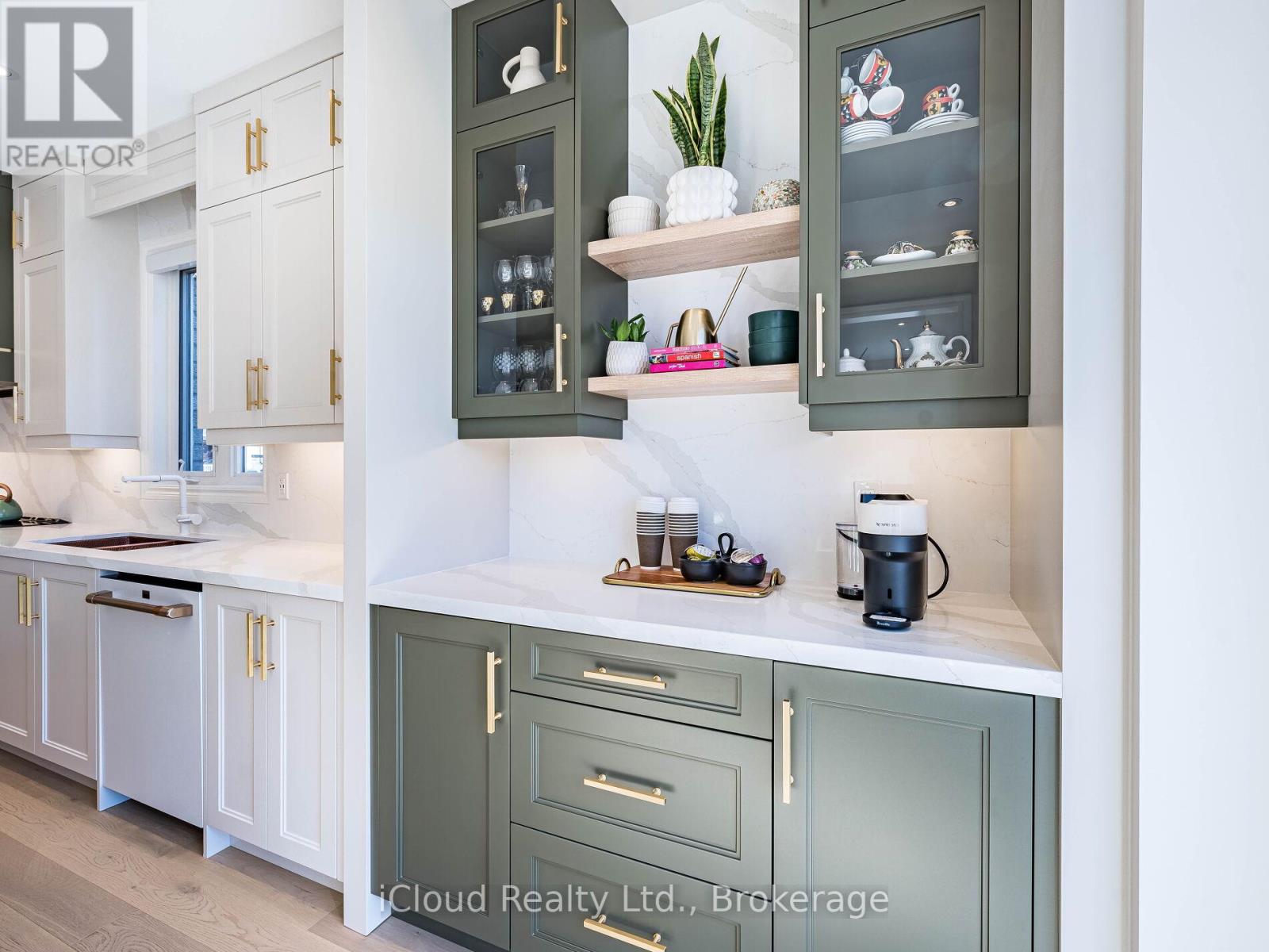 207 Rutherford Road, Bradford West Gwillimbury, Ontario  L3X 0X5 - Photo 15 - N12557892