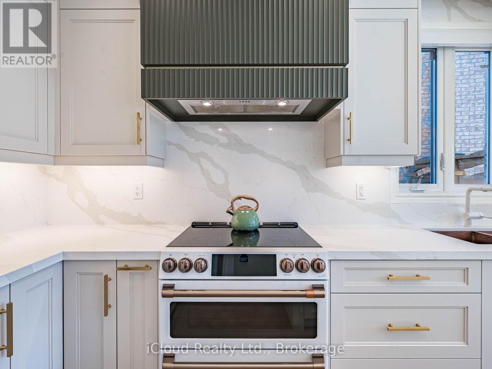 207 Rutherford Road, Bradford West Gwillimbury, Ontario  L3X 0X5 - Photo 18 - N12557892