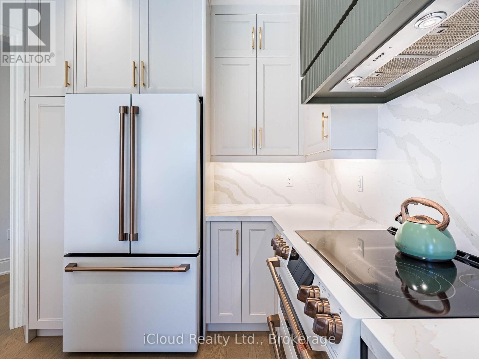 207 Rutherford Road, Bradford West Gwillimbury, Ontario  L3X 0X5 - Photo 19 - N12557892