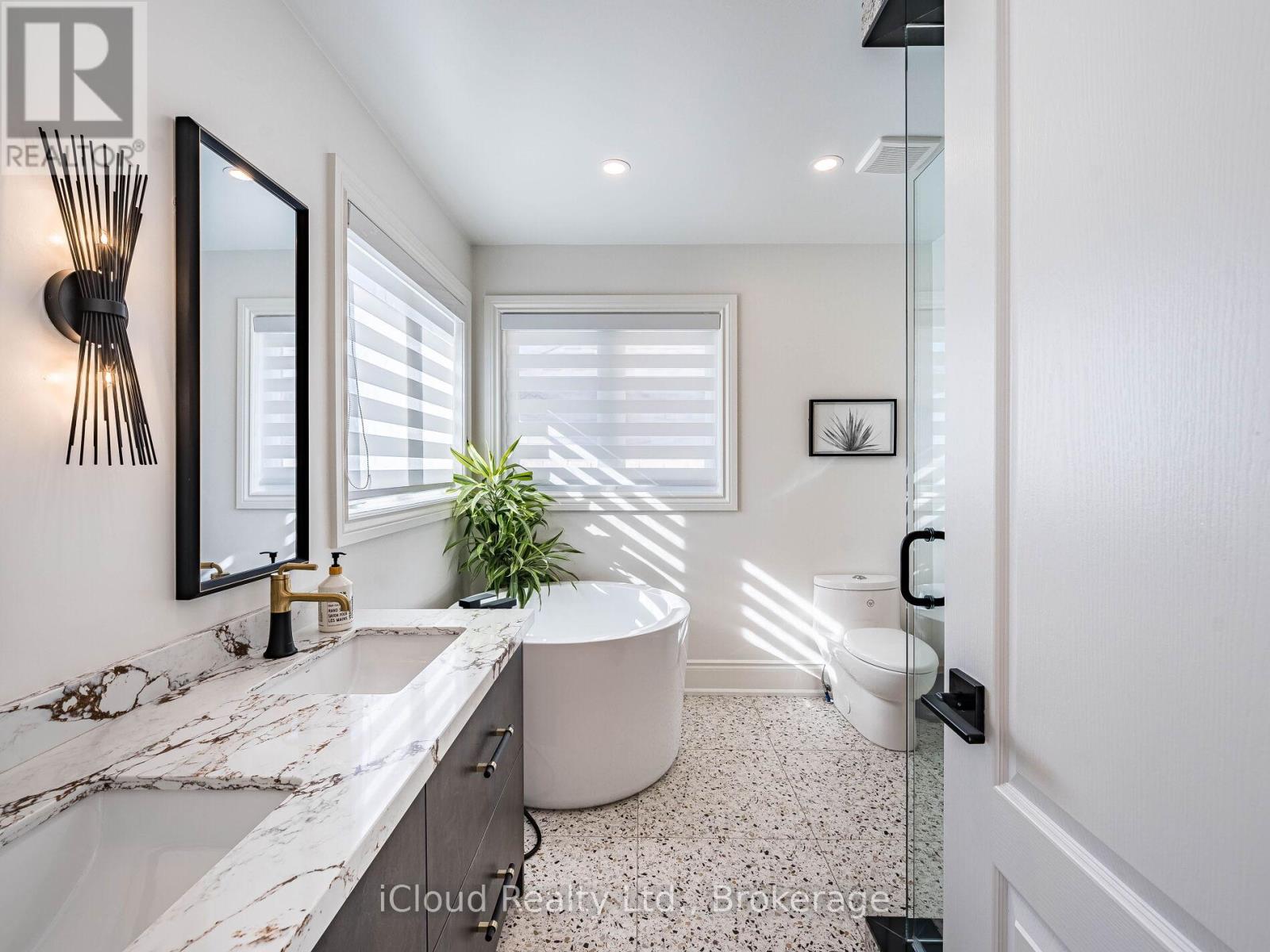 207 Rutherford Road, Bradford West Gwillimbury, Ontario  L3X 0X5 - Photo 29 - N12557892