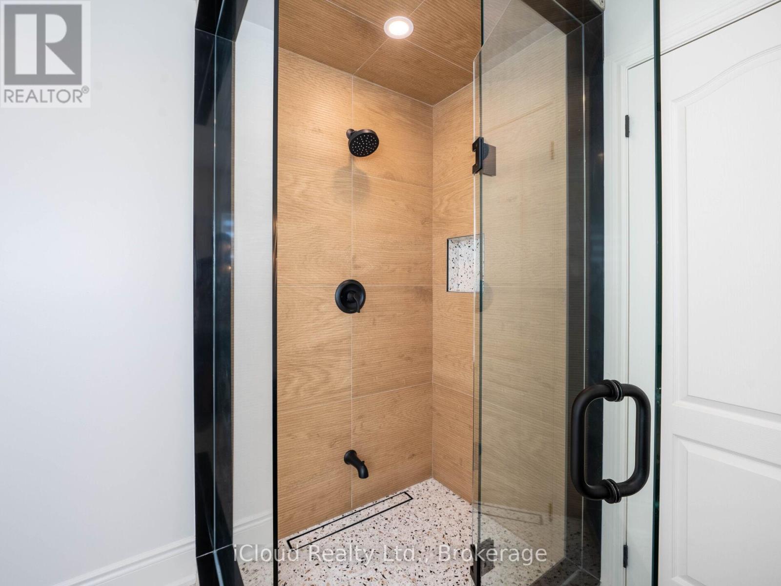 207 Rutherford Road, Bradford West Gwillimbury, Ontario  L3X 0X5 - Photo 33 - N12557892