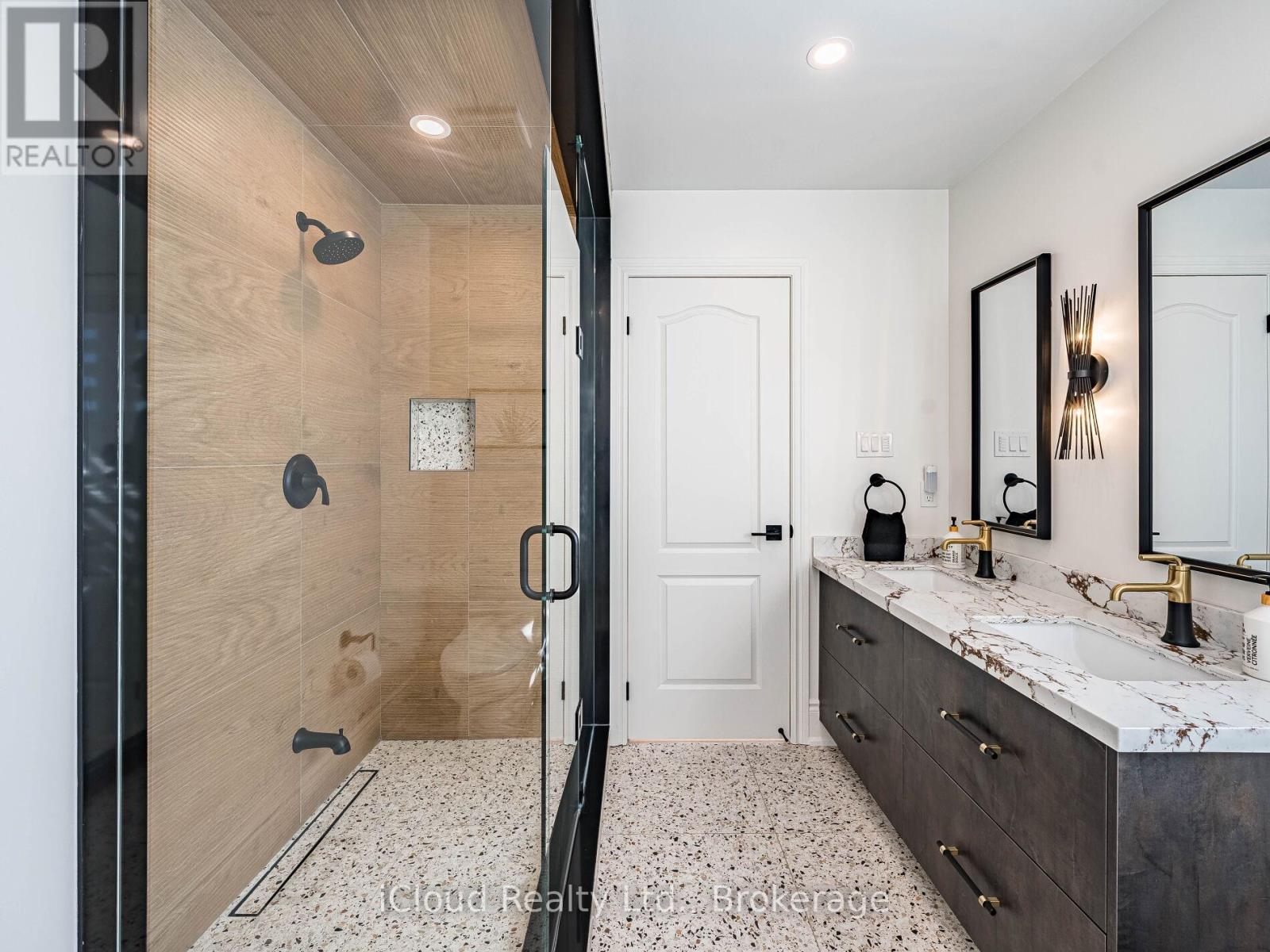 207 Rutherford Road, Bradford West Gwillimbury, Ontario  L3X 0X5 - Photo 34 - N12557892