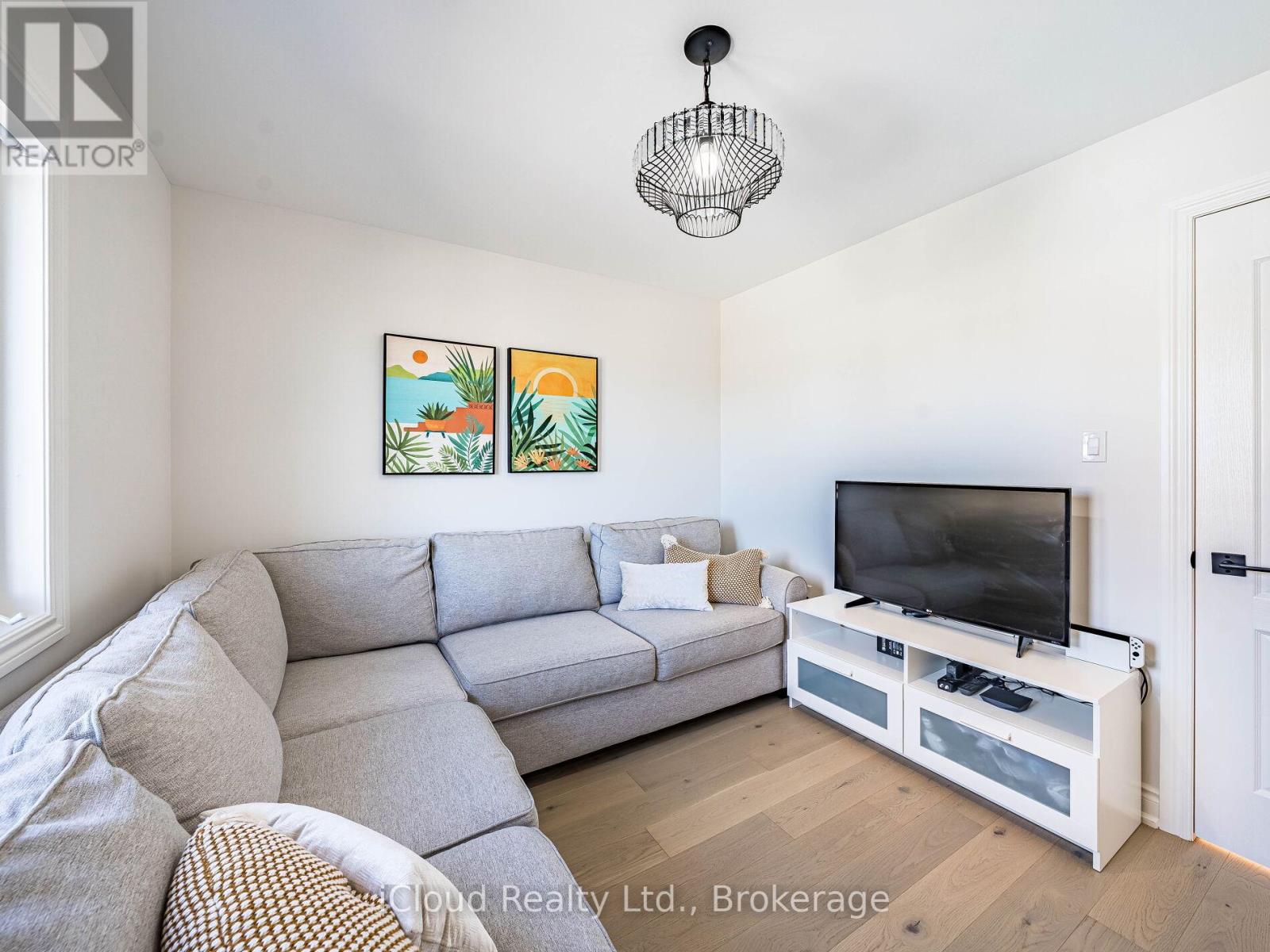 207 Rutherford Road, Bradford West Gwillimbury, Ontario  L3X 0X5 - Photo 41 - N12557892