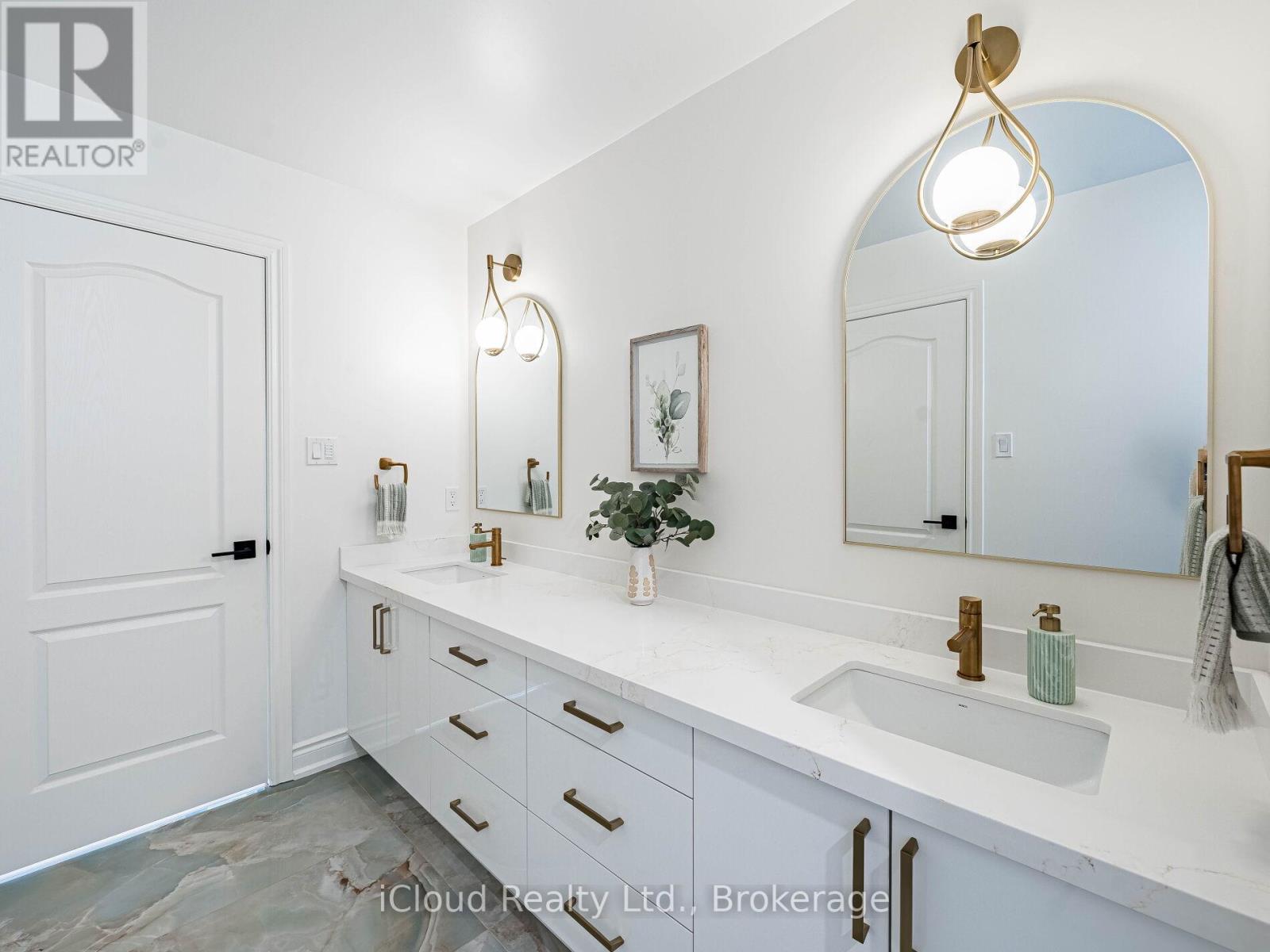 207 Rutherford Road, Bradford West Gwillimbury, Ontario  L3X 0X5 - Photo 42 - N12557892