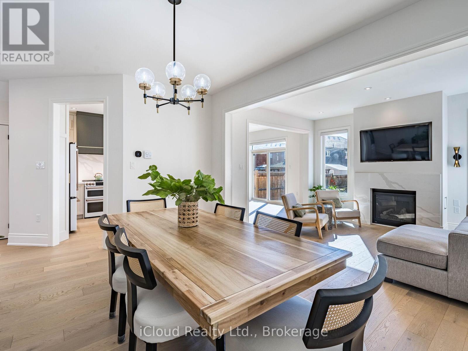 207 Rutherford Road, Bradford West Gwillimbury, Ontario  L3X 0X5 - Photo 9 - N12557892