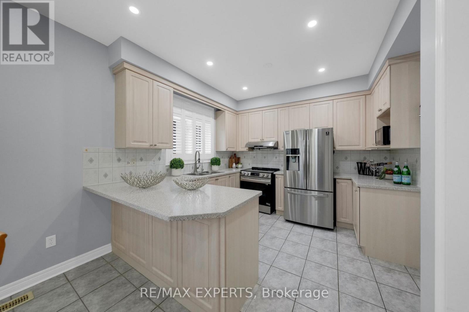 211 Davos Road, Vaughan, Ontario  L4H 2X1 - Photo 14 - N12557936