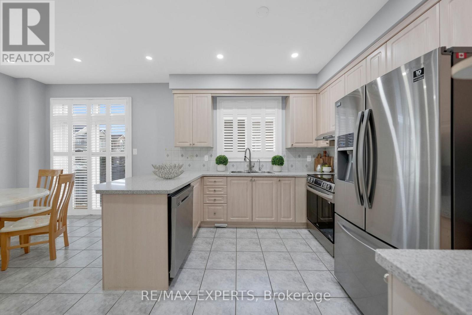 211 Davos Road, Vaughan, Ontario  L4H 2X1 - Photo 15 - N12557936