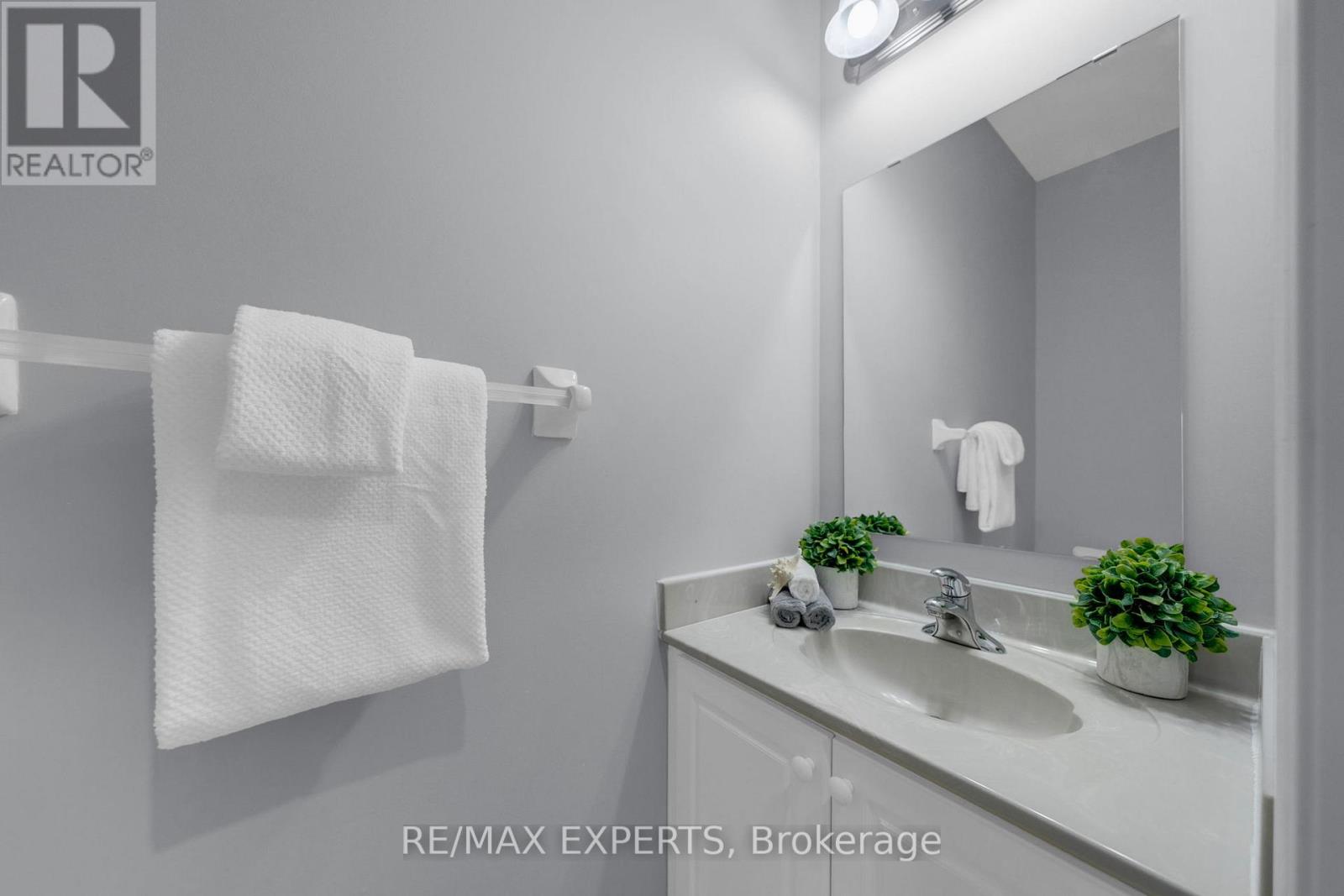 211 Davos Road, Vaughan, Ontario  L4H 2X1 - Photo 23 - N12557936