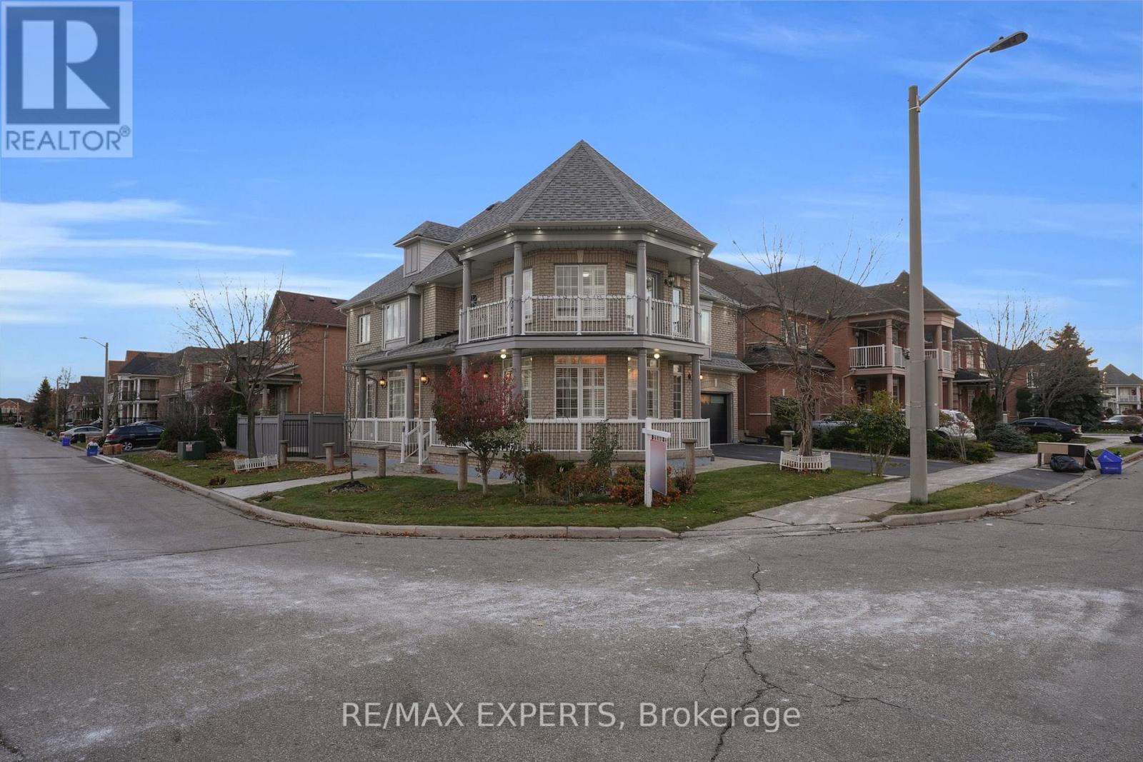 211 Davos Road, Vaughan, Ontario  L4H 2X1 - Photo 6 - N12557936