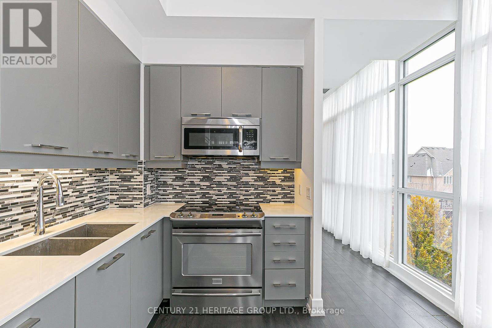 351 - 9471 Yonge Street, Richmond Hill, Ontario  L4C 0Z5 - Photo 10 - N12557978