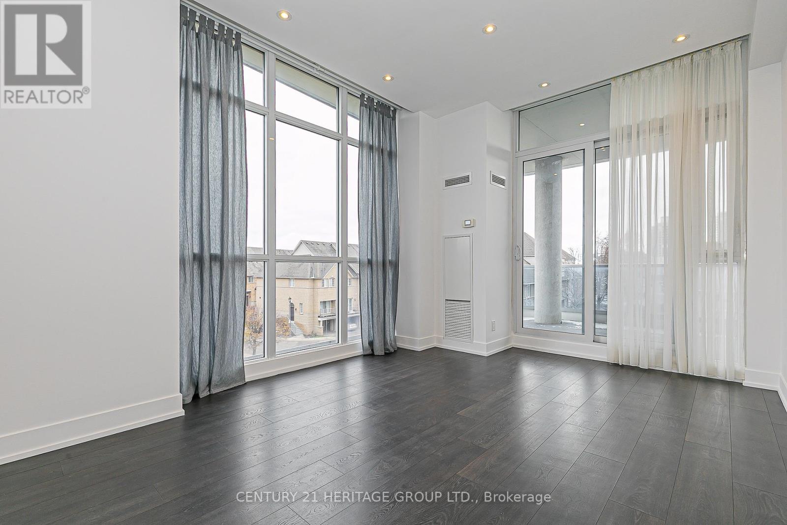 351 - 9471 Yonge Street, Richmond Hill, Ontario  L4C 0Z5 - Photo 12 - N12557978