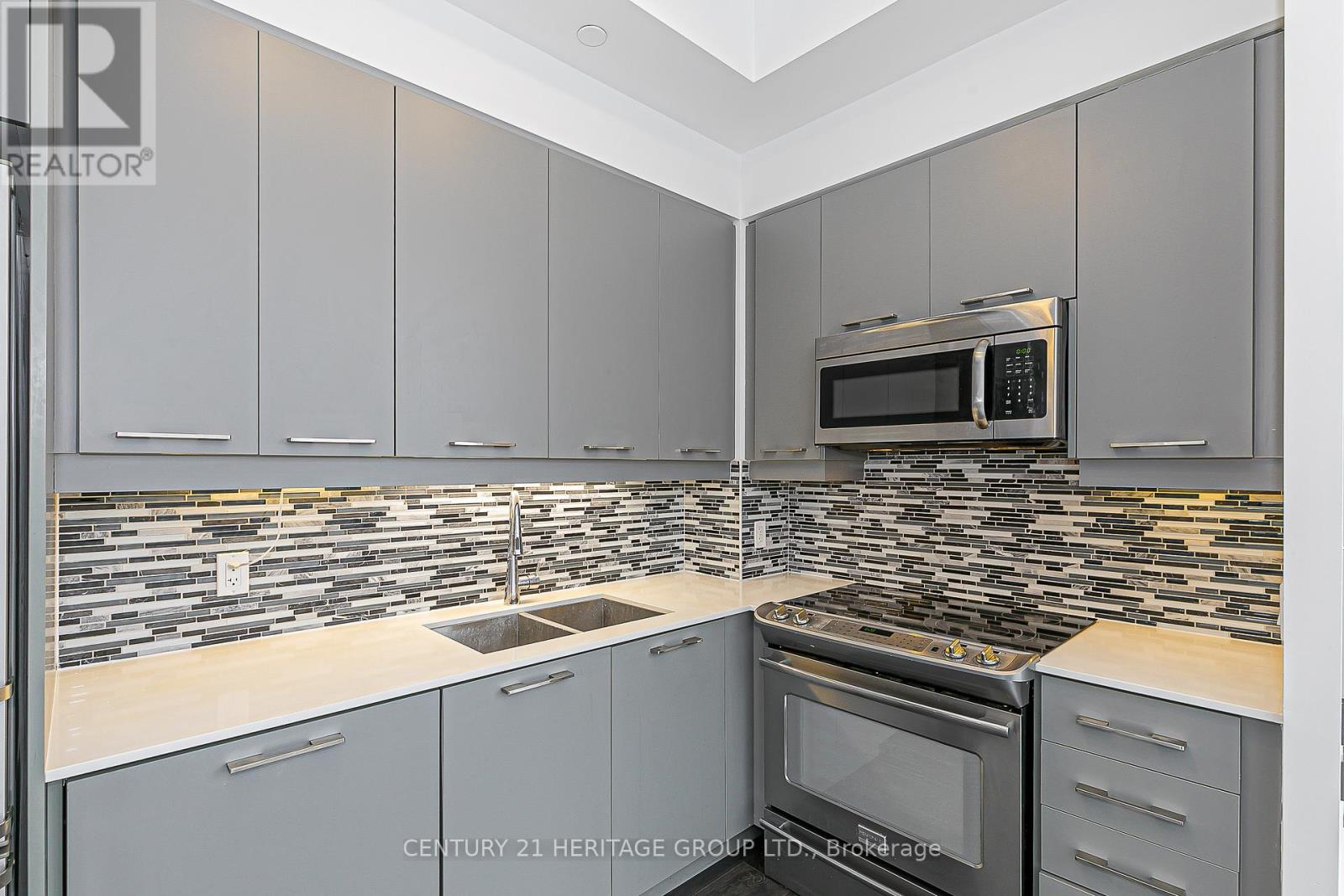 351 - 9471 Yonge Street, Richmond Hill, Ontario  L4C 0Z5 - Photo 8 - N12557978