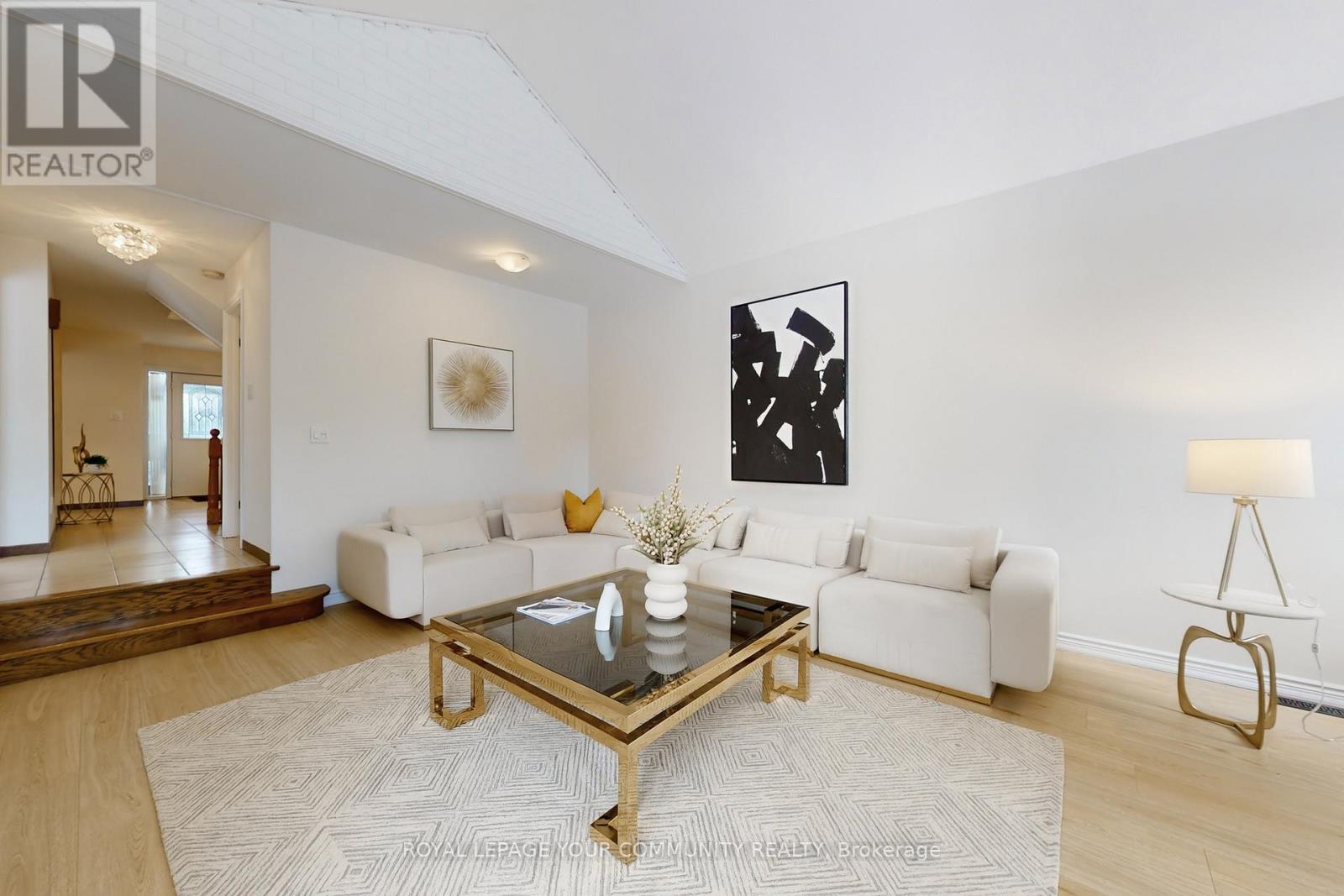 170 Garden Avenue, Richmond Hill, Ontario  L4C 6M2 - Photo 12 - N12558012