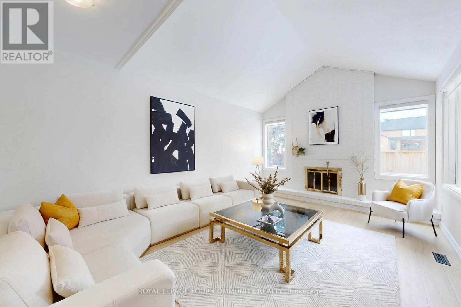 170 Garden Avenue, Richmond Hill, Ontario  L4C 6M2 - Photo 13 - N12558012