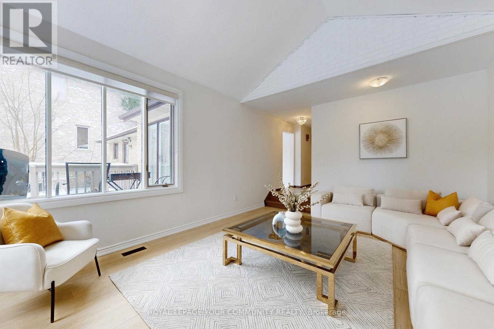 170 Garden Avenue, Richmond Hill, Ontario  L4C 6M2 - Photo 14 - N12558012