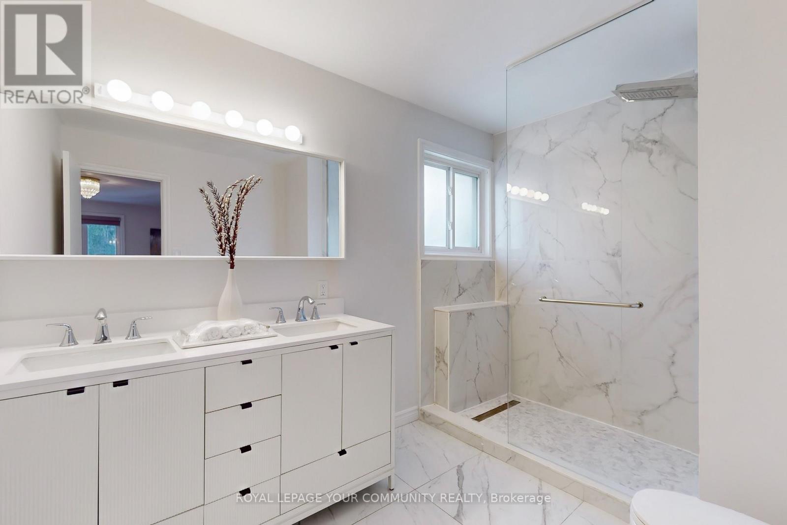 170 Garden Avenue, Richmond Hill, Ontario  L4C 6M2 - Photo 24 - N12558012