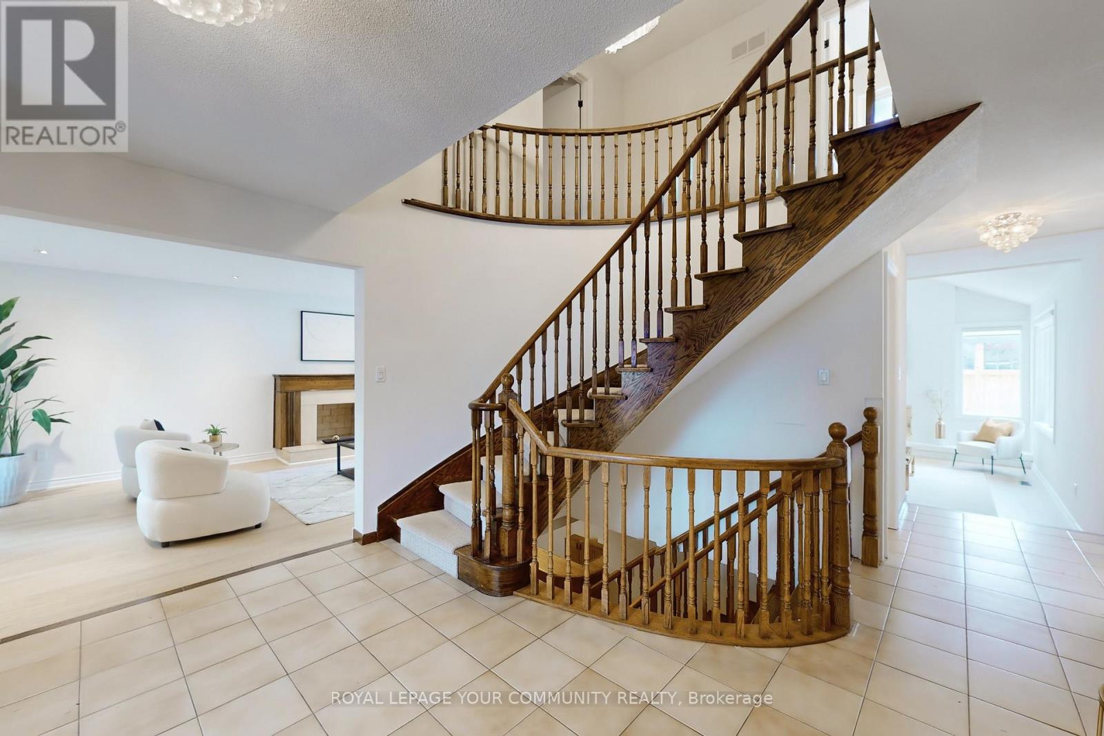 170 Garden Avenue, Richmond Hill, Ontario  L4C 6M2 - Photo 6 - N12558012