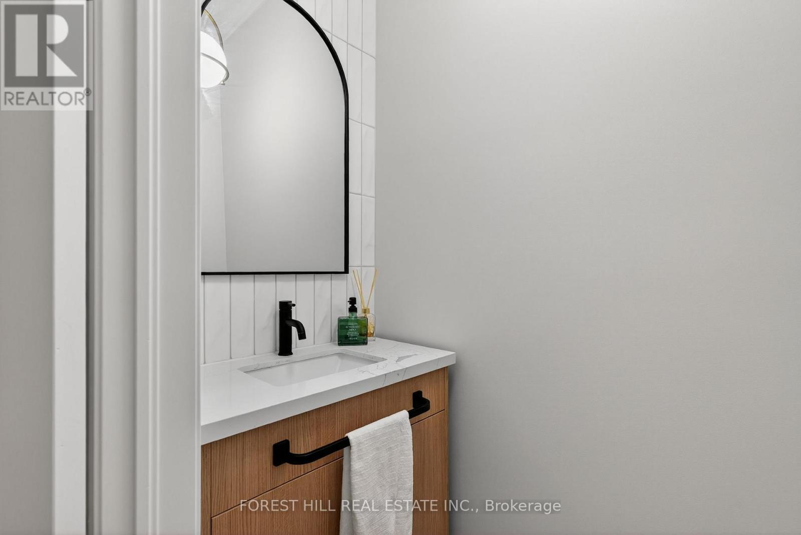 53 Couture Gardens, Vaughan, Ontario  L4J 9H4 - Photo 14 - N12558086