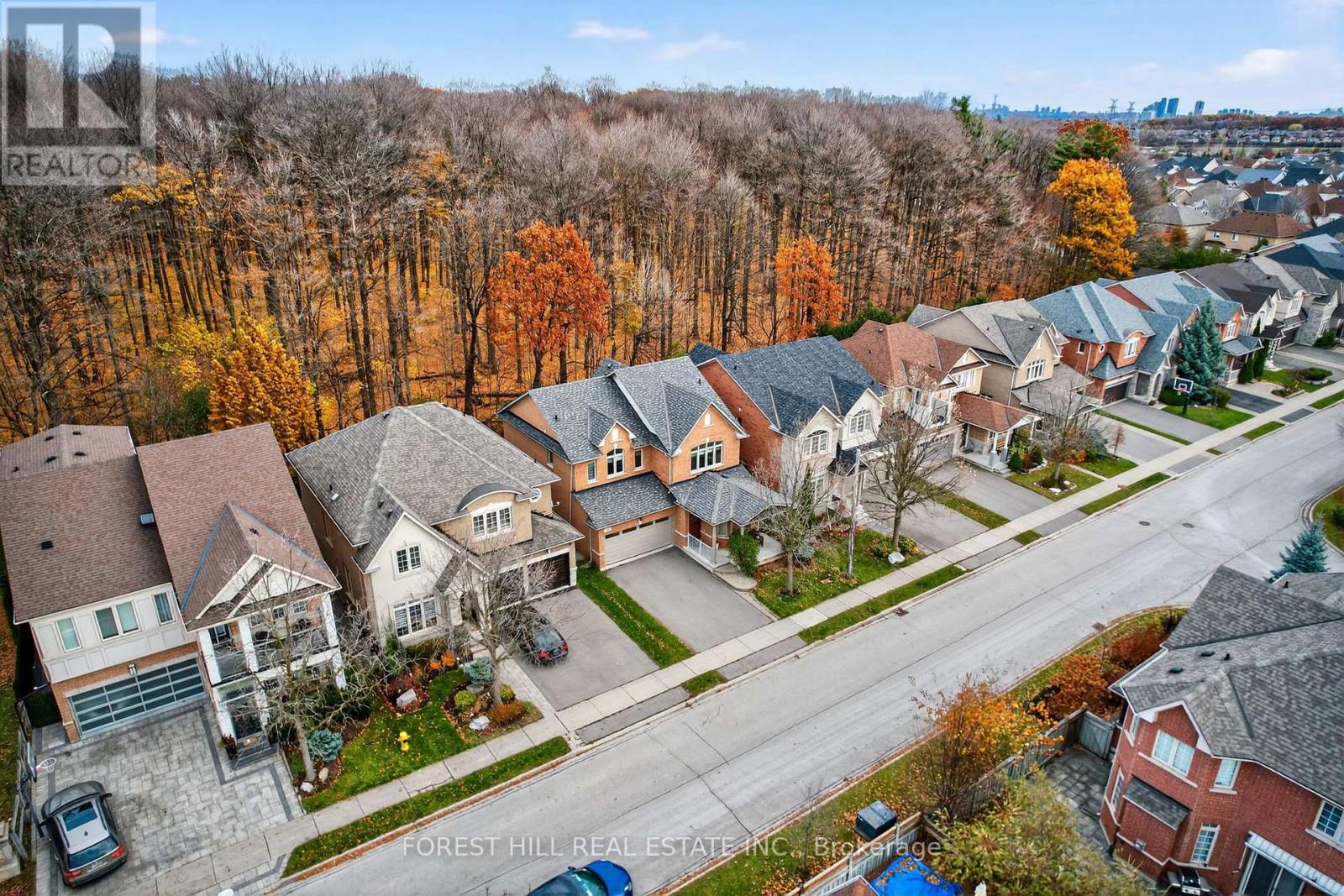 53 Couture Gardens, Vaughan, Ontario  L4J 9H4 - Photo 2 - N12558086