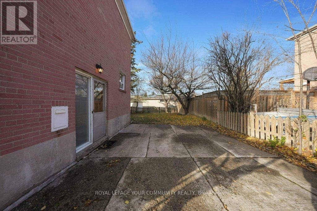 245 Demaine Crescent, Richmond Hill, Ontario  L4C 2W4 - Photo 31 - N12558088