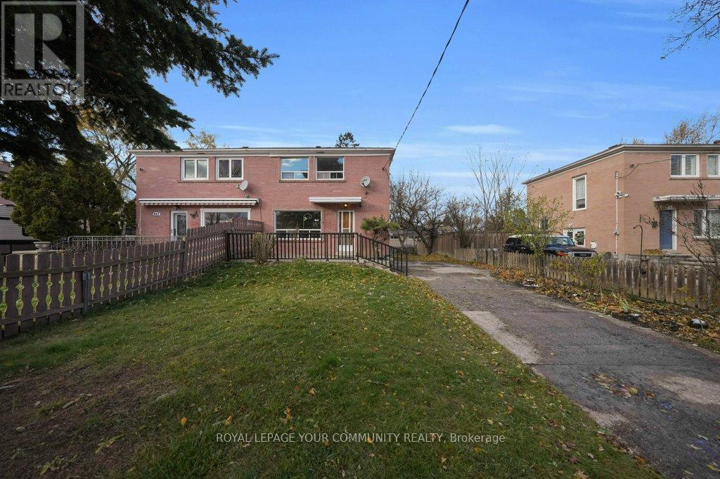 245 Demaine Crescent, Richmond Hill, Ontario  L4C 2W4 - Photo 4 - N12558088