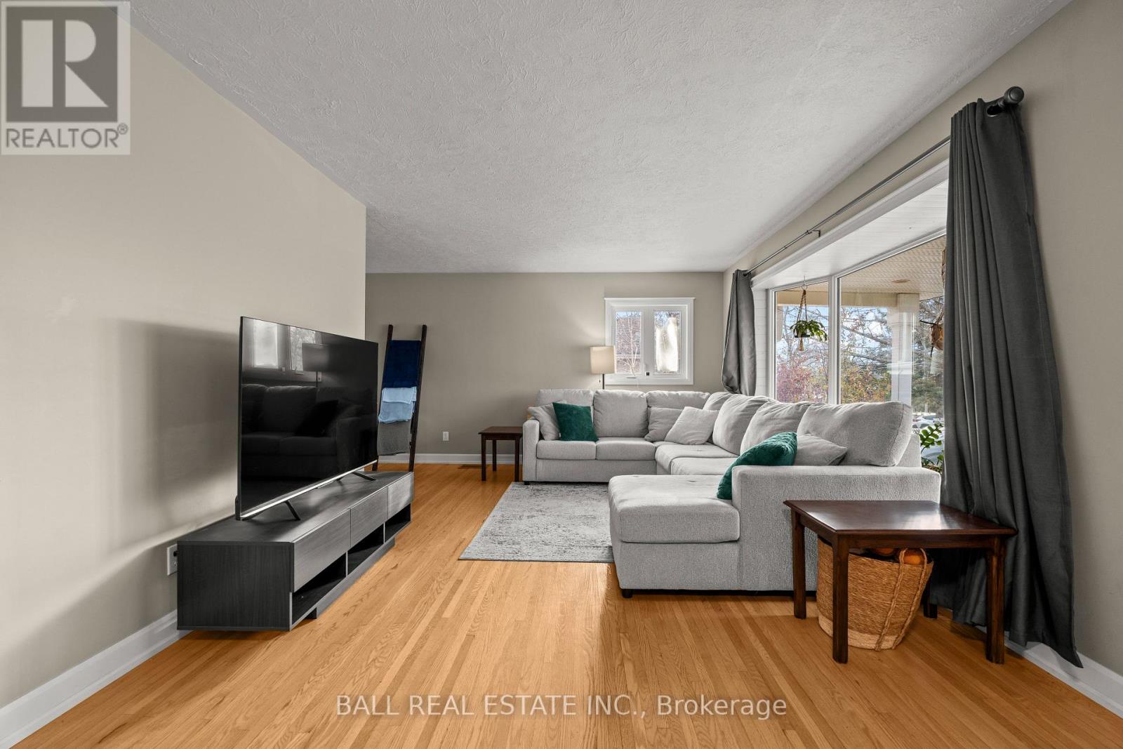 925 Ward Street, Selwyn, Ontario  K0L 1H0 - Photo 5 - X12558144