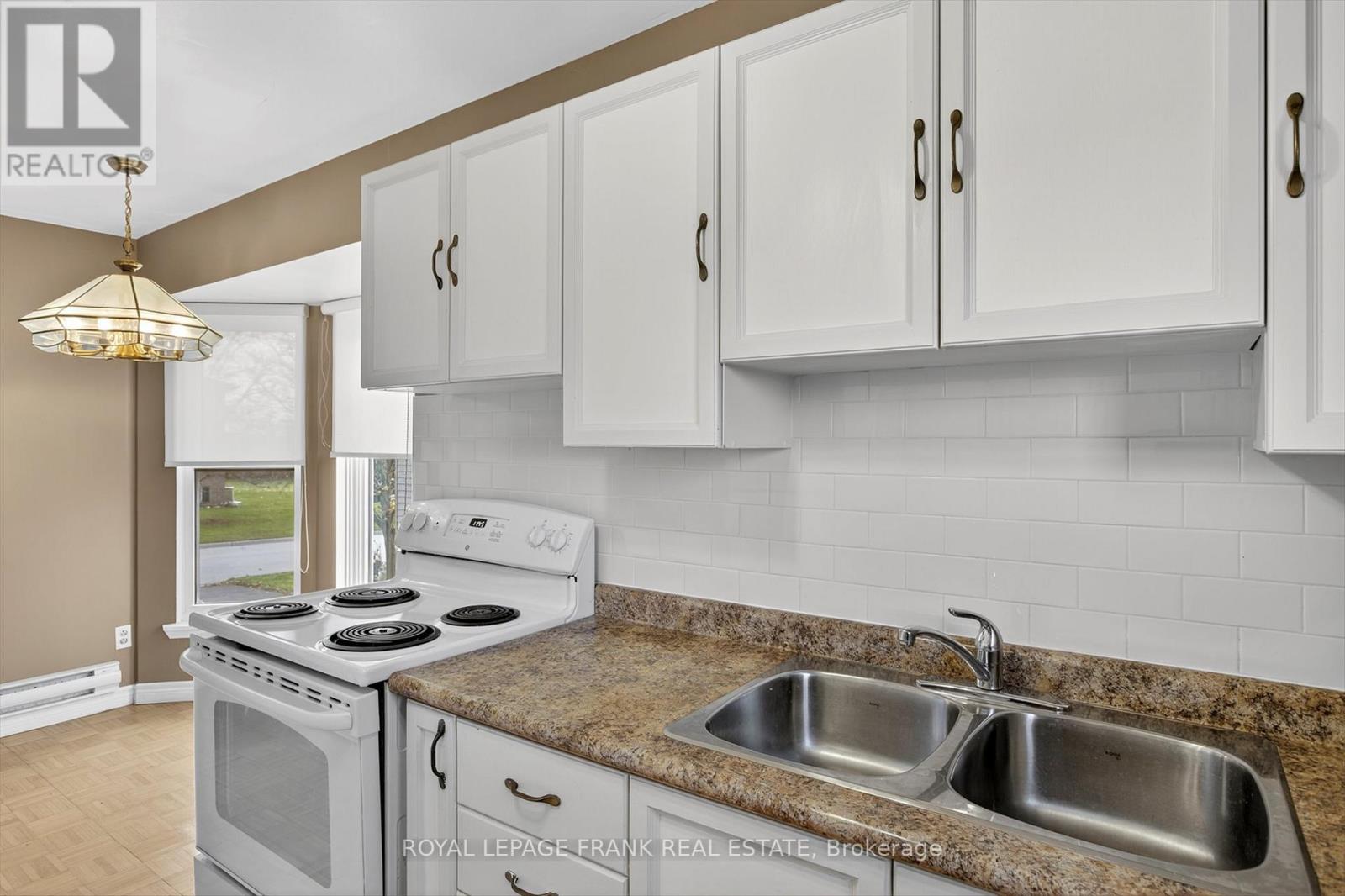 547 Crystal Drive, Peterborough, Ontario  K9J 8H7 - Photo 15 - X12558216