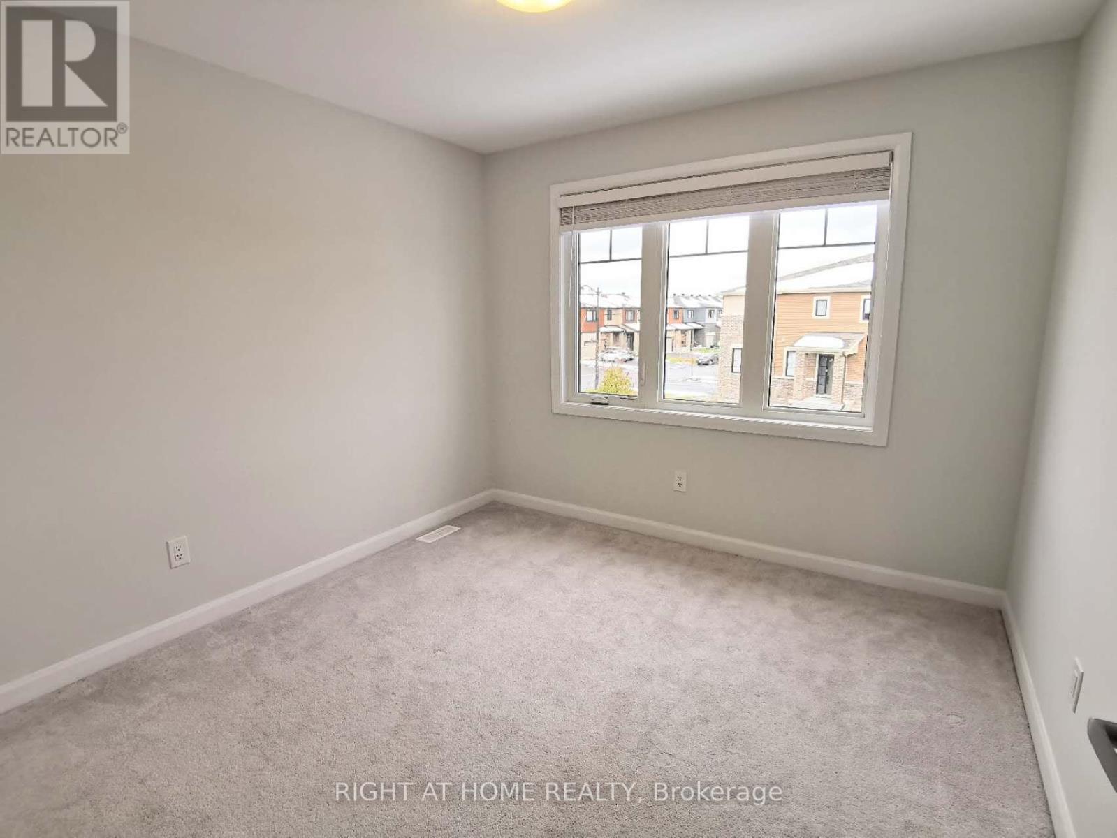 90 Natare Place E, Ottawa, Ontario  K2T 0P2 - Photo 12 - X12558174