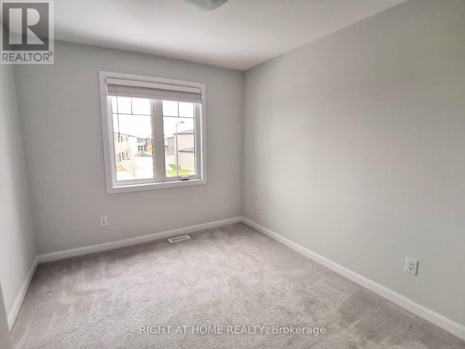 90 Natare Place E, Ottawa, Ontario  K2T 0P2 - Photo 15 - X12558174