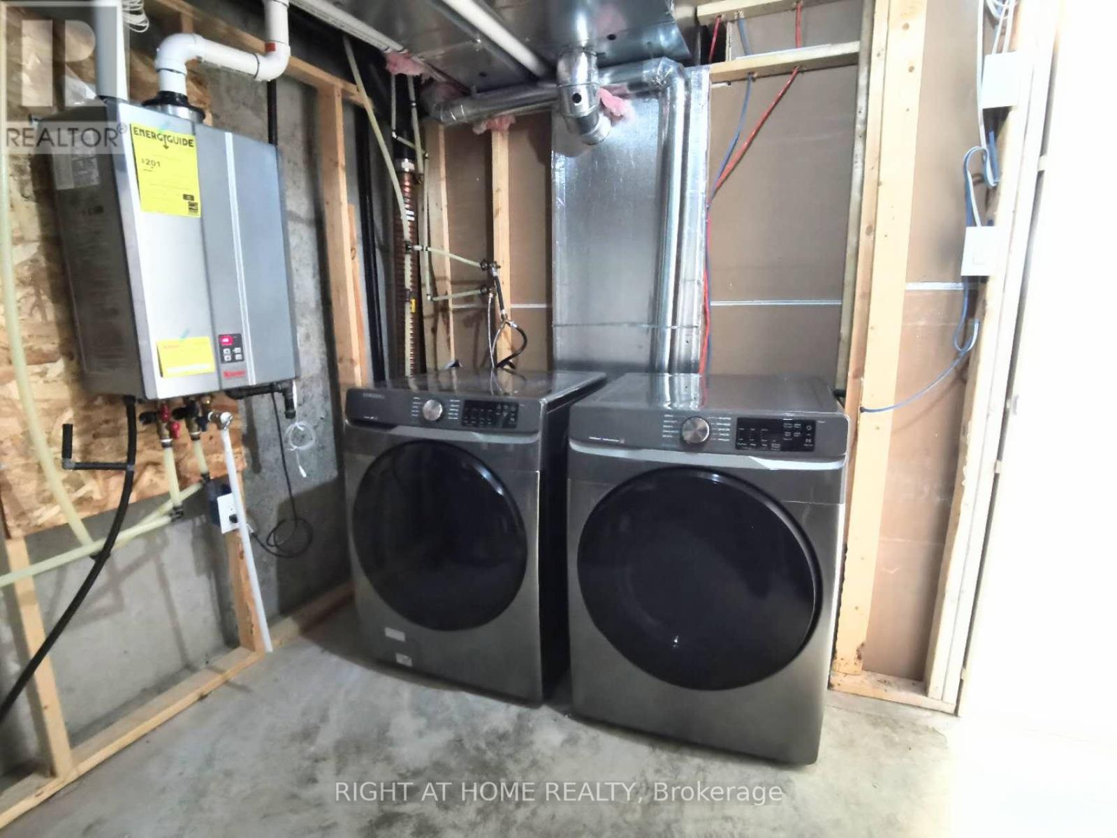 90 Natare Place E, Ottawa, Ontario  K2T 0P2 - Photo 20 - X12558174