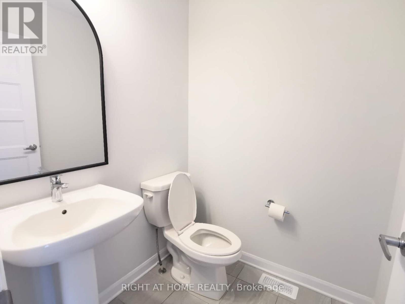 90 Natare Place E, Ottawa, Ontario  K2T 0P2 - Photo 4 - X12558174