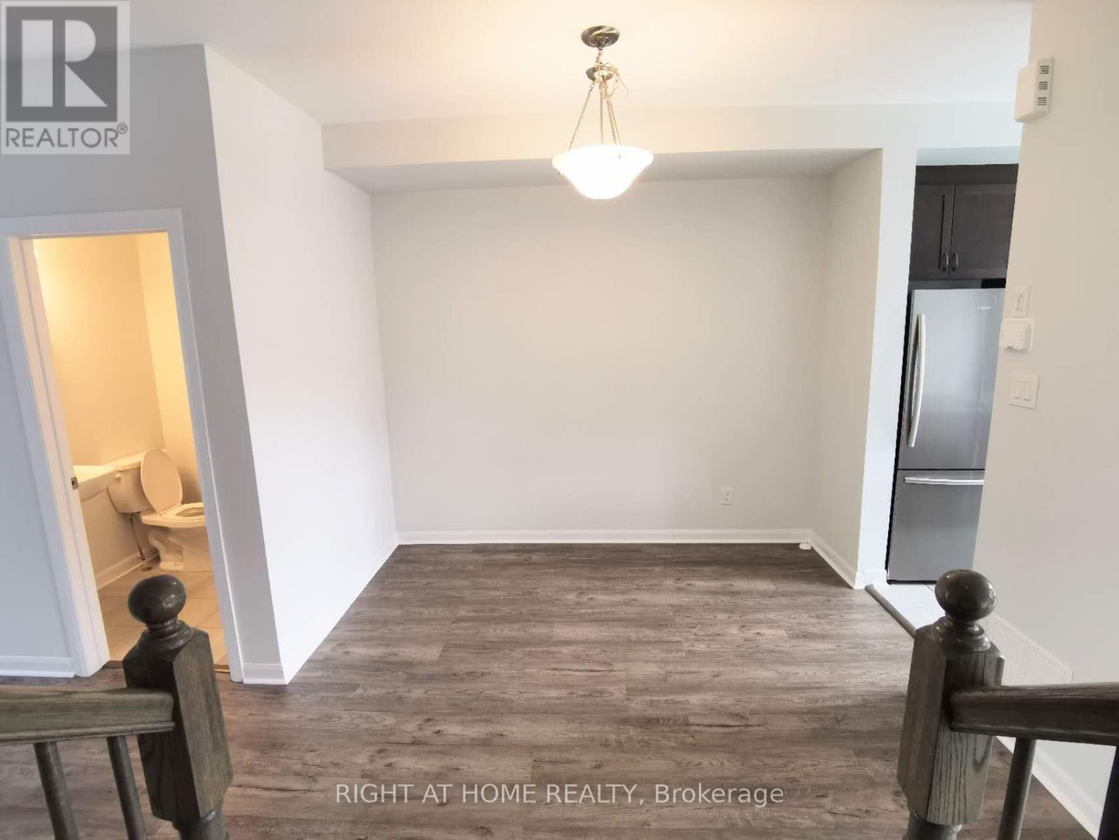 90 Natare Place E, Ottawa, Ontario  K2T 0P2 - Photo 5 - X12558174