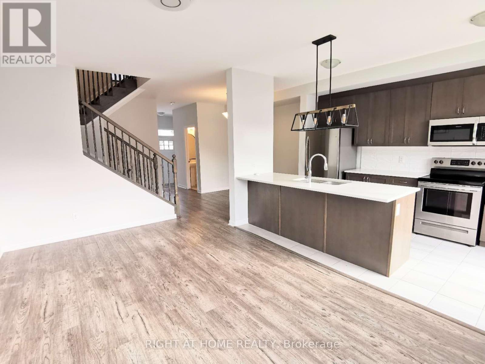 90 Natare Place E, Ottawa, Ontario  K2T 0P2 - Photo 7 - X12558174