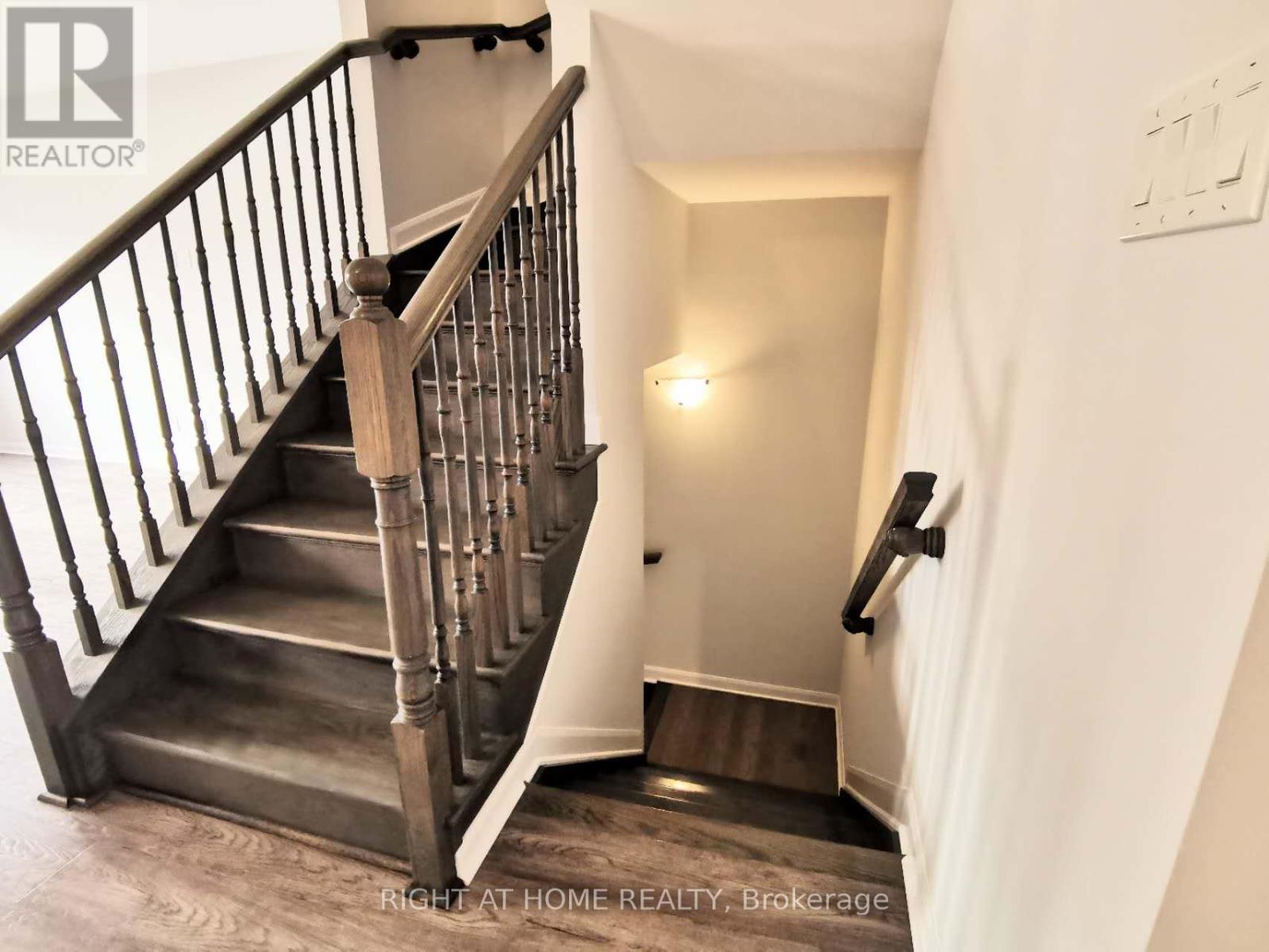 90 Natare Place E, Ottawa, Ontario  K2T 0P2 - Photo 9 - X12558174