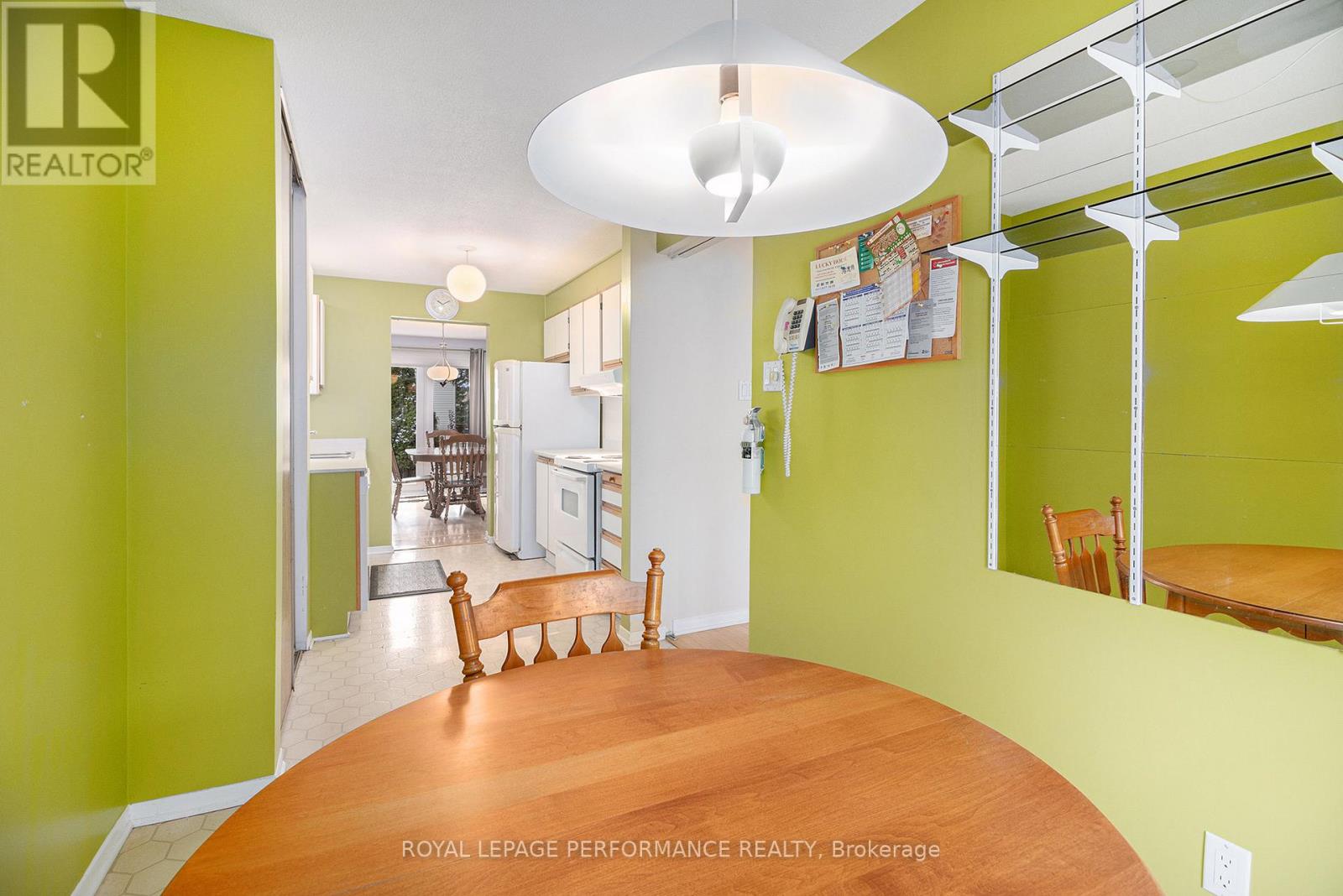 1642 Prestwick Drive, Ottawa, Ontario  K1E 2Y1 - Photo 11 - X12558178