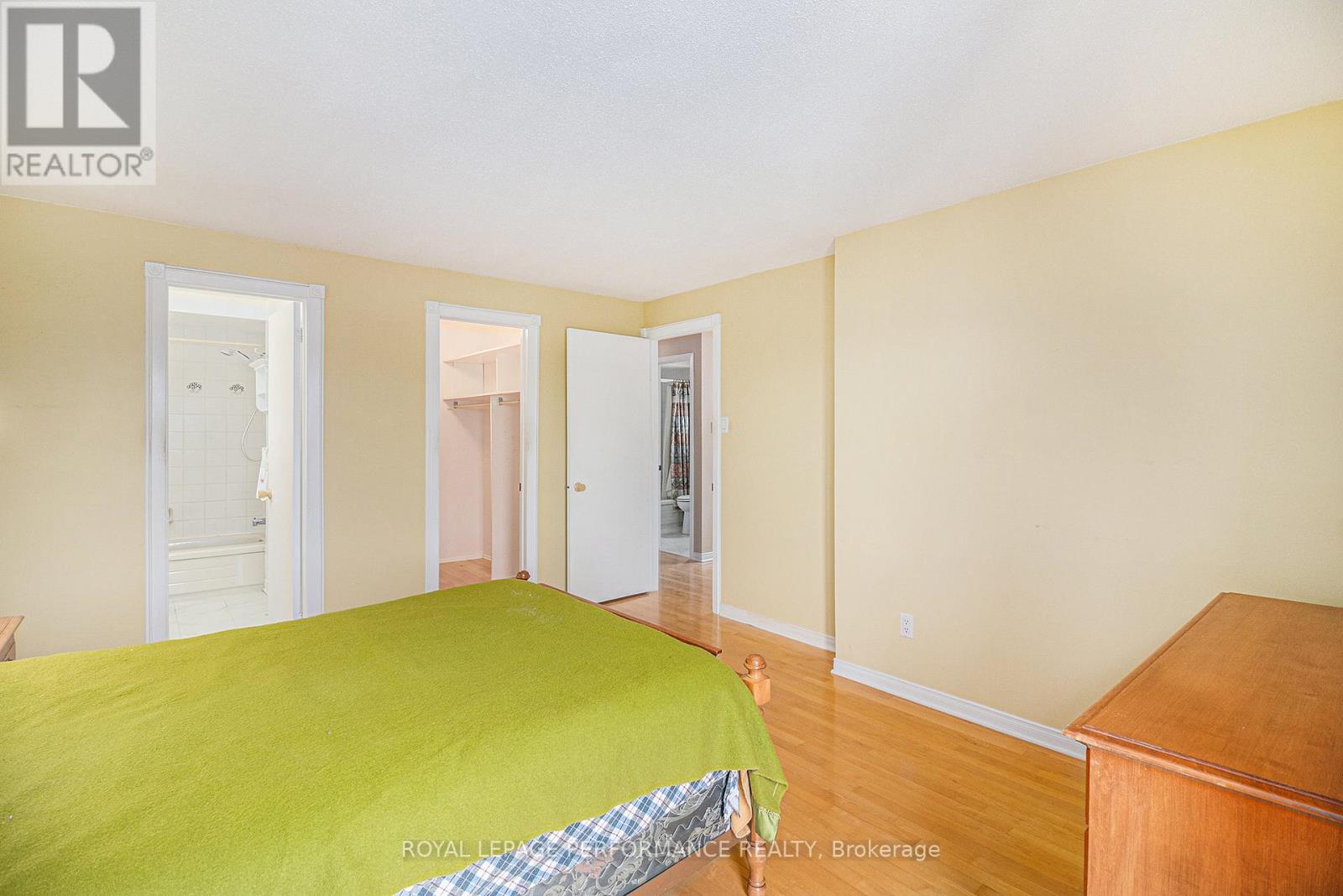 1642 Prestwick Drive, Ottawa, Ontario  K1E 2Y1 - Photo 14 - X12558178