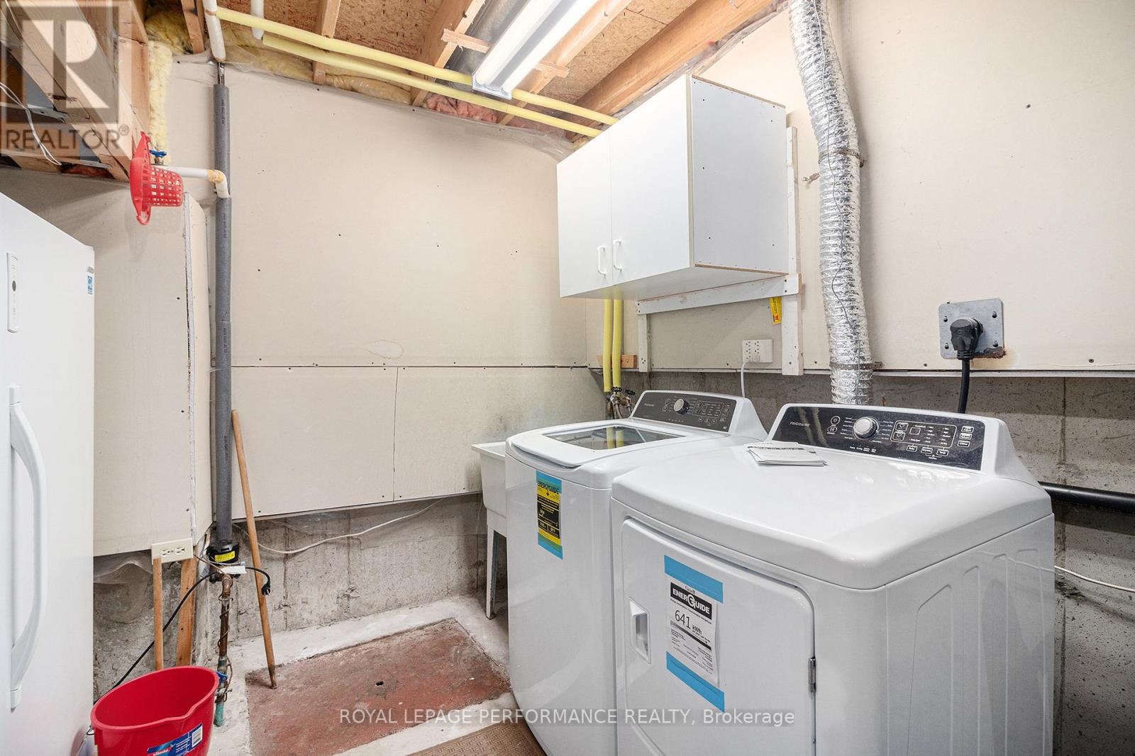 1642 Prestwick Drive, Ottawa, Ontario  K1E 2Y1 - Photo 21 - X12558178